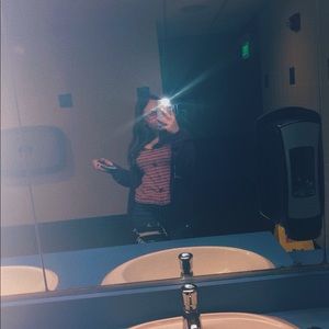 Meet your Posher, Ava